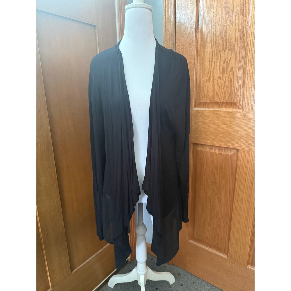 August Moon Light Weight Black Cardigan Size Large